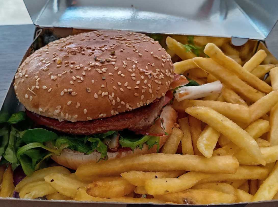 Gyro Hero Glasgow Juicy Burgers With Fries